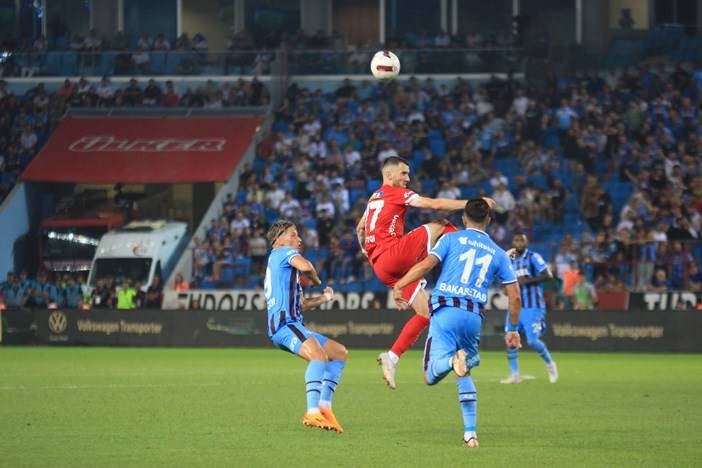 Trabzonspor’un eski futbolcusundan flaş sözler! “Şampiyon olmak istiyorlarsa…” 18